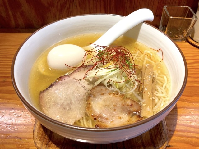 伊沢拓司がよく行くお店 千駄木にある麵や ひだまりの 和風塩らぁ麺 うさぎの日記